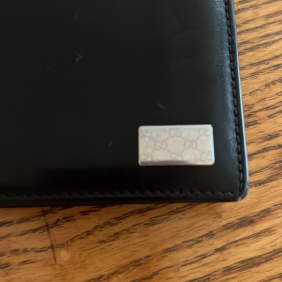 Authentic GUCCI Black Smooth Leather Silver G Logo Men’s Bifold Wallet (Unisex) - Picture 2 of 14